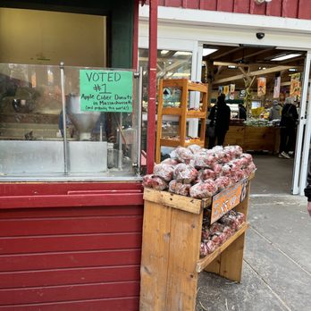 Calareso's Farm Stand - Deemed the top cider donut in Massachusetts. Well-earned. - Fruits & Veggies Near Me - Reading, Massachusetts