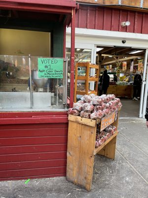 Calareso's Farm Stand & Garden Center by null