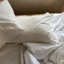 Pine Mountain Golf & Ski Resort - Dirty pillows