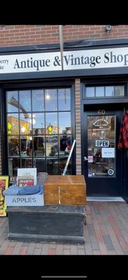 Strawberry Banke Antique and Vintage Shop by null