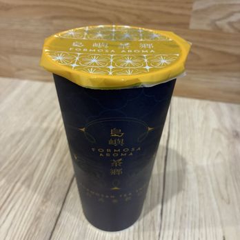 Formosa Aroma - Golden Phoenix Oolong 100% iced 100% sweet ($6.25 + boba $0.75) - Bubble Tea Near Me - Alhambra, California Formosa Aroma - Golden Phoenix Oolong 100% iced 100% sweet ($6.25 + boba $0.75) - Bubble Tea Near Me - Alhambra, California