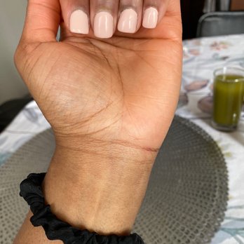 Lavish Nail & Spa - Nail Salons Near Me - Calgary, Alberta