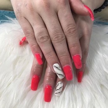 Billy's Nails - Dip manicure - Nail Salons Near Me - Plaistow, New Hampshire