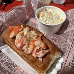 Lobster rolls!! Last time I has one was in Indiana in 2022. 3/23/25