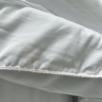 Fontainebleau - Look at the make up on this comforter, totally unacceptable! - Food Trucks Near Me - Miami Beach, Florida Fontainebleau - Look at the make up on this comforter, totally unacceptable! - Food Trucks Near Me - Miami Beach, Florida