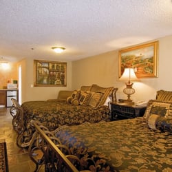 Silverton Inn and Suites - The Pioneering Doctors Room - Pet Friendly Two Queen Beds with kitchenette