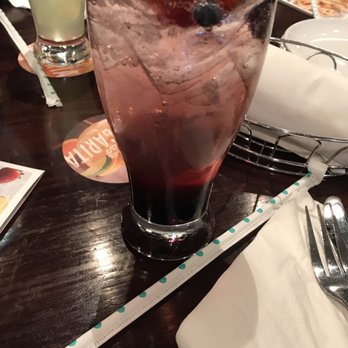 Olive Garden Italian Restaurant - Very berry drink - Italian Near Me - Edmonton, Alberta Olive Garden Italian Restaurant - Very berry drink - Italian Near Me - Edmonton, Alberta