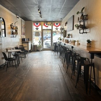 Main Street Coffee & Yogurt - Seating area - Coffee & Tea Near Me - Franklin, North Carolina