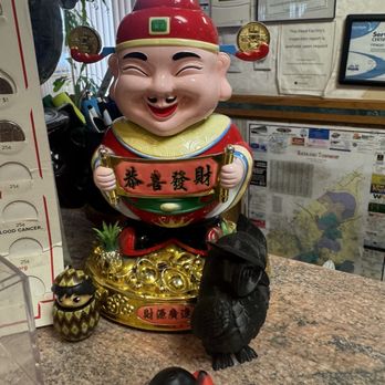 Main Moon Chinese Restaurant - Happy decorations. - Chinese Near Me - Johnstown, Pennsylvania