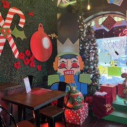 Holly Jolly Electric Garden