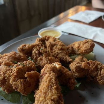 Quincy Hall - Chicken Tenders (honestly, the best in Ballston. Came here just because we were craving them!) - Pizza Near Me - Arlington, Virginia Quincy Hall - Chicken Tenders (honestly, the best in Ballston. Came here just because we were craving them!) - Pizza Near Me - Arlington, Virginia