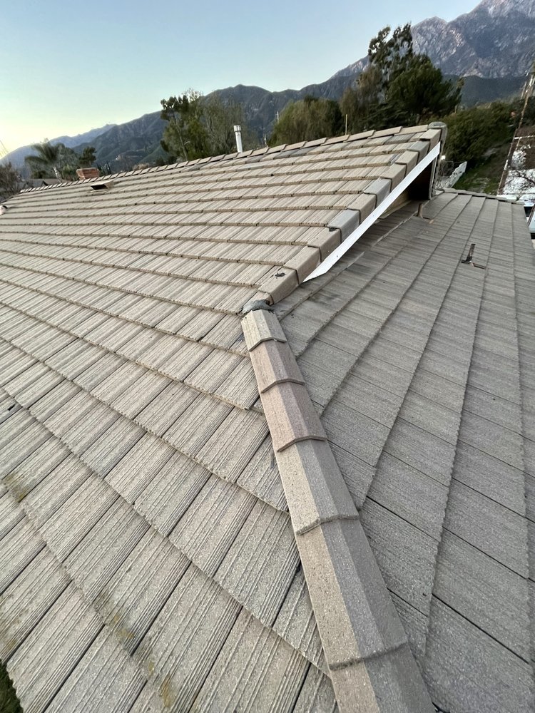 Slide of Roof Pros Rancho
