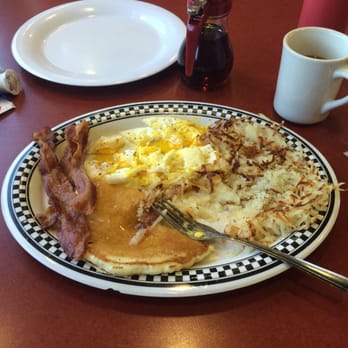 Fantastic Cafe - Egg breakfast plate. (Includes 3 eggs, 4 bacon, hashbrown and toast. I substituted toast for pancake. - Diners Near Me - Norco, California