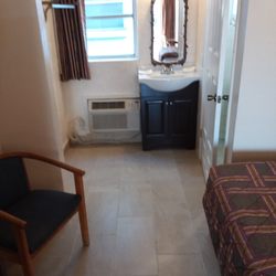 Orange Motel Clearwater - Plenty of space for a lengthy stay.