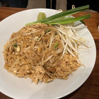 Mitr Thai - Chicken Pad Thai - Thai Near Me - New York, New York