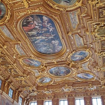 Goldener Saal - Deckengemälde und Fenster - Landmarks & Historical Buildings Near Me - Augsburg, BY