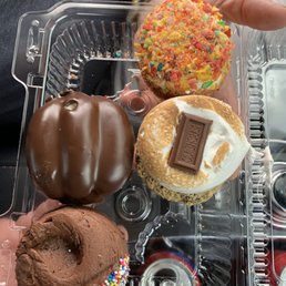 Chocolate Bumpy Cake, S'mores, Fruity Pebbles and Vanilla Chocolate -- yummy! Chocolate Bumpy Cake, S'mores, Fruity Pebbles and Vanilla Chocolate -- yummy!