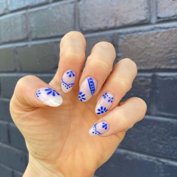 Les Mains Nail Bar - Nail Salons Near Me - Atlanta, Georgia