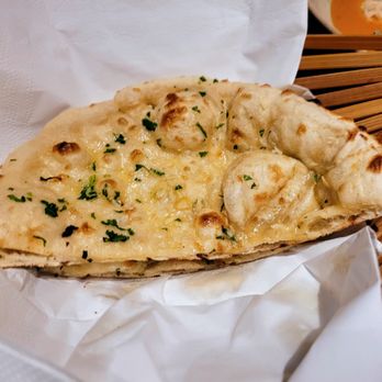 Cinnamon Bazaar - Garlic Naan - Indian Near Me - Covent Garden, XGL