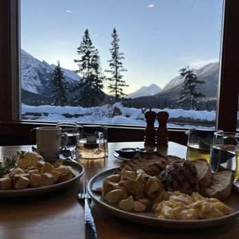 The Juniper Bistro - Canadian (New) Near Me - Banff, Alberta