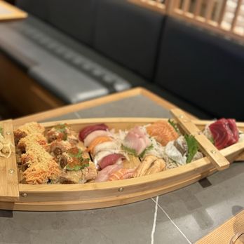 Kusshi - Kusshi Roll Boat - Sushi Bars Near Me - North Bethesda, Maryland Kusshi - Kusshi Roll Boat - Sushi Bars Near Me - North Bethesda, Maryland