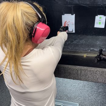 Target Range - Gun/Rifle Ranges Near Me - Van Nuys, California