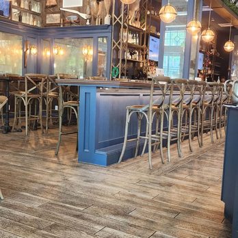 The Hunter's Hound - Bars Near Me - Chevy Chase, Maryland