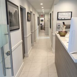 Baum Chiropractic Clinic,P.A - Hallway