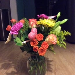 $100 bouquet!  Outrageous. Acme $5.99 and they deliver it with grocery order! Marie's, you should be ASHAMED!