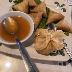 Giant of Siam - CURRY PUFF (NO MEAT)