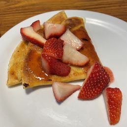 Crepes with fresh strawberries Crepes with fresh strawberries