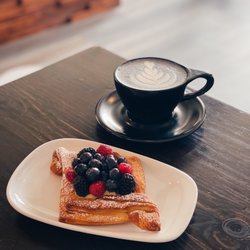 Fior di Latte - Fresh Fruit Danish