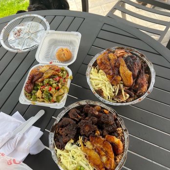 Willie's Delight - a table full of food - Caribbean Near Me - Deer Park, New York