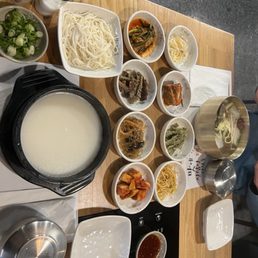 Seolleongtang and galbi tang