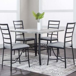 Fred's Furniture
