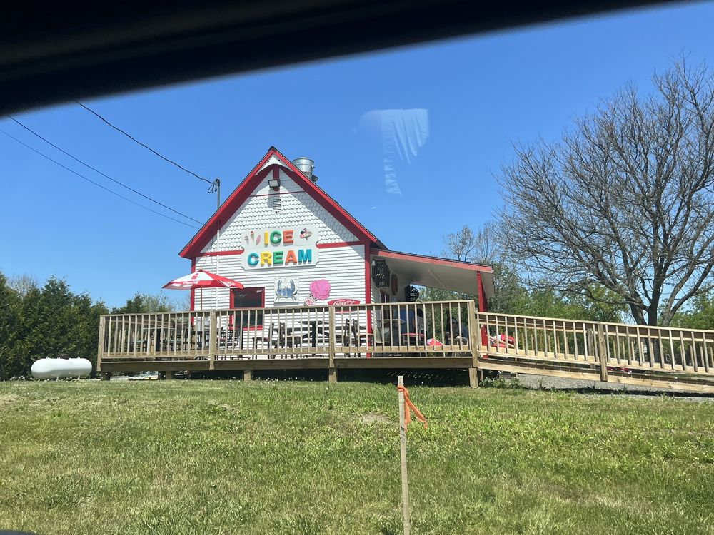 THE TOASTED BUN 193 E Main St, Troy, Vermont Hot Dogs Restaurant