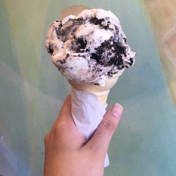 Lizzy's Ice Cream - Oreo single scoop! - Ice Cream & Frozen Yogurt Near Me - Cambridge, Massachusetts Lizzy's Ice Cream - Oreo single scoop! - Ice Cream & Frozen Yogurt Near Me - Cambridge, Massachusetts