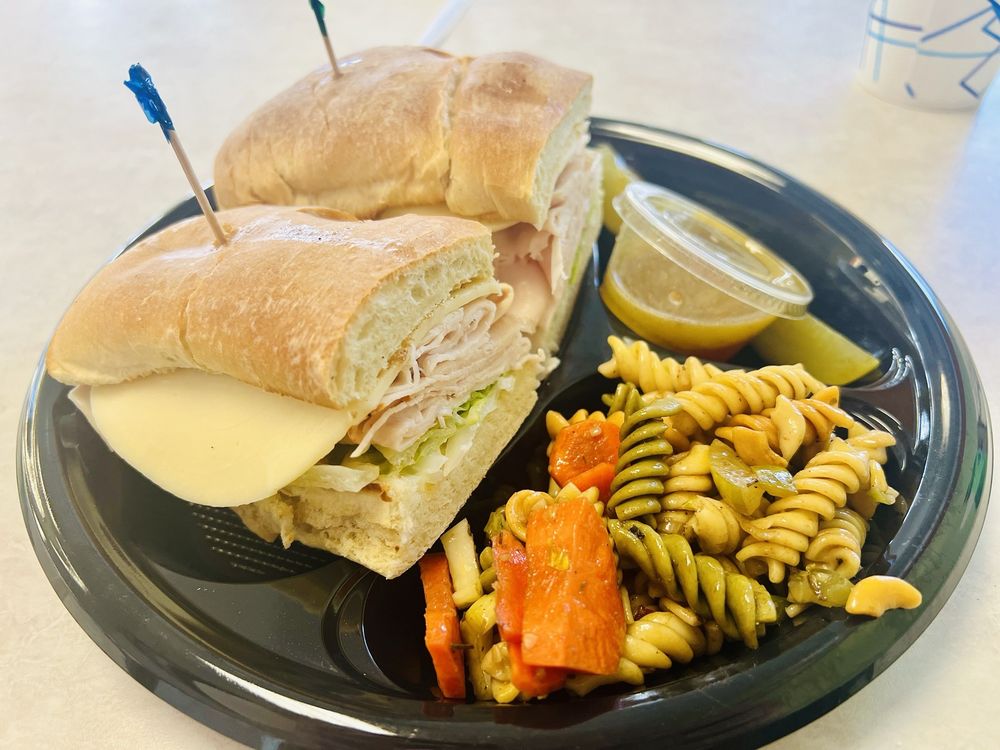 STRAWBERRY’S DELI AND ICE CREAM Updated July 2024 40 Photos & 104