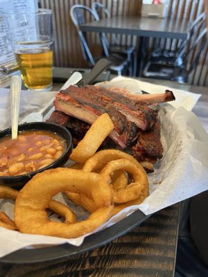 Big Hole BBQ Victor by null