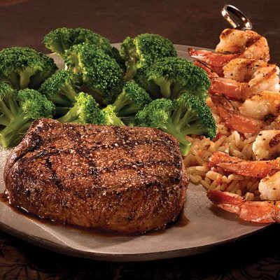 Logan's Roadhouse by null