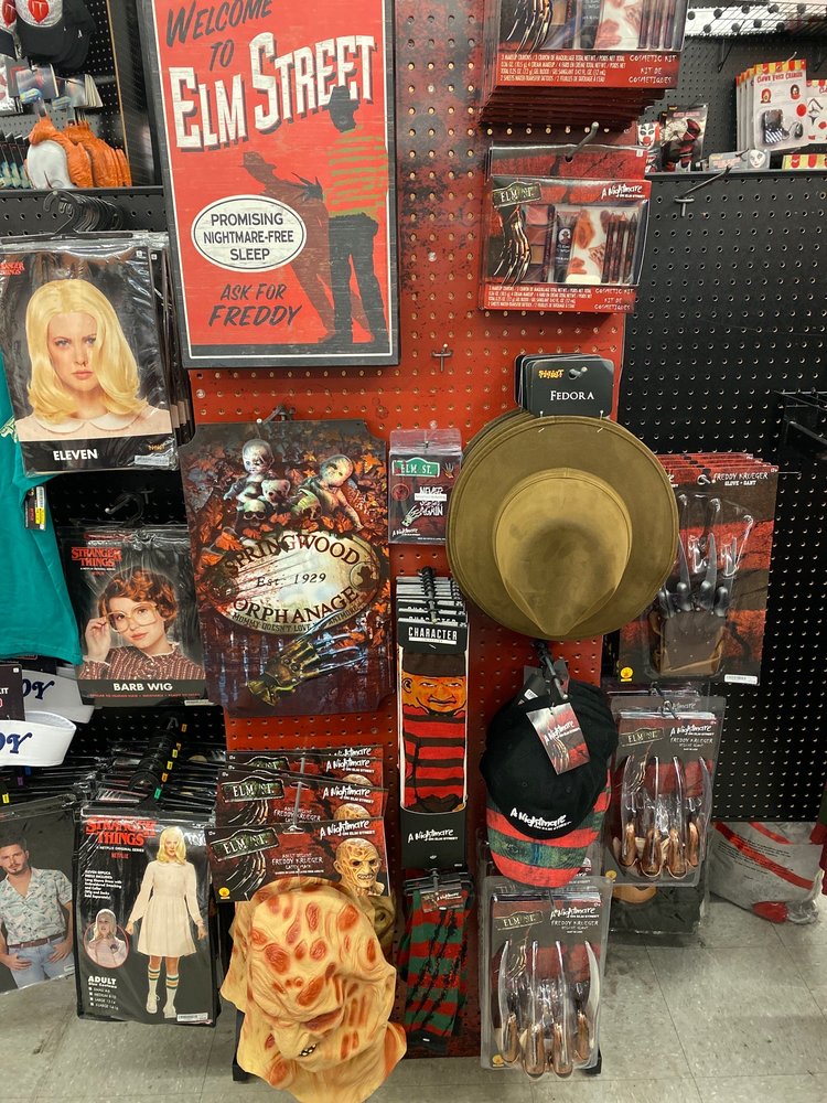 SPIRIT HALLOWEEN Updated September 2024 2650 Beach Blvd, Biloxi