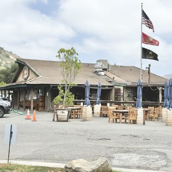 Rainbow Oaks Restaurant - Side view of restaurant. Outdoor seating - American Near Me - Fallbrook, California