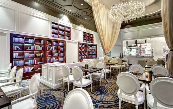 Hilton Norfolk The Main by null