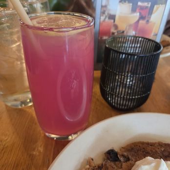 True Food Kitchen - Raspberry lemonade - New American Near Me - Phoenix, Arizona