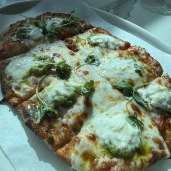 Nubé Rooftop - Caprese flatbread - Lounges Near Me - Fort Lauderdale, Florida Nubé Rooftop - Caprese flatbread - Lounges Near Me - Fort Lauderdale, Florida