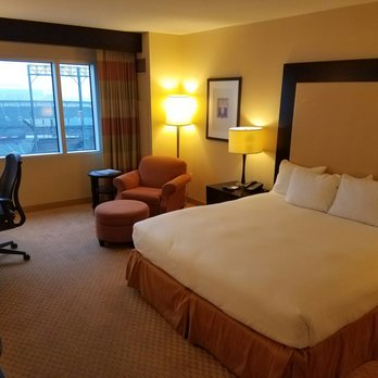Hilton Baltimore Inner Harbor - Room - Hotels Near Me - Baltimore, Maryland