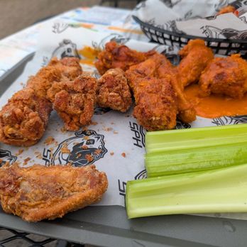 Shakers Public House - 6 wings with ranch dry rub and 6 wings with OG Buffalo sauce - Bars Near Me - Worthington, Ohio