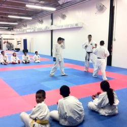Hawaii Martial Arts - Teaching proper form
