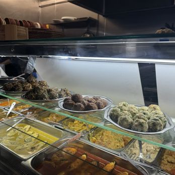 Grambangla Restaurant - Hilda (Iilish) Shorshe, Aar(Ayr), Rohu (Rui) and other fish curries with a range of bhortas. - Bangladeshi Near Me - London, XGL