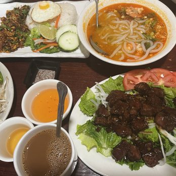 Rainier Restaurant - Com hen, bánh canh, bộ luc lạc, Café sửa - Vietnamese Near Me - Seattle, Washington